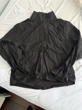 ZYIA | cinch drawstring wide arm full zip windbreaker jacket